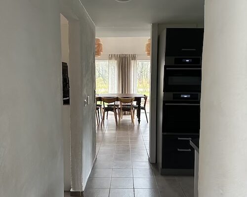 Mot kök / vardagsrum